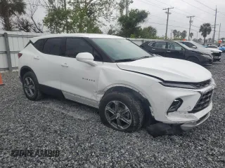 2024 Chevrolet Blazer LT z VIN 3GNKBCR43RS137604, wystawiony jako Copart lot #48540695 z przebiegiem 4 982 mil mil oraz Nie do naprawy • Non repairable. Historia ofert i sprzedaży dostępna na DreamBid. Obrazek 4.