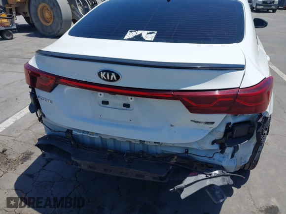 2021 Kia Forte GT-Line with VIN 3KPF34AD8ME284470, listed as a IAAI auction lot 42325550 with 40,600 mi miles and . Bid and sale history available at DreamBid. Image 6.