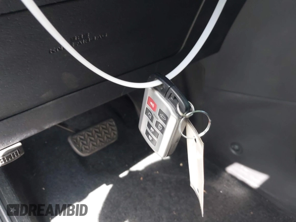 2017 Toyota Sienna XLE Auto Access Seat with VIN 5TDYZ3DC6HS850223, listed as a IAAI auction lot 41958525 with 46,261 mi miles and . Bid and sale history available at DreamBid. Image 11.