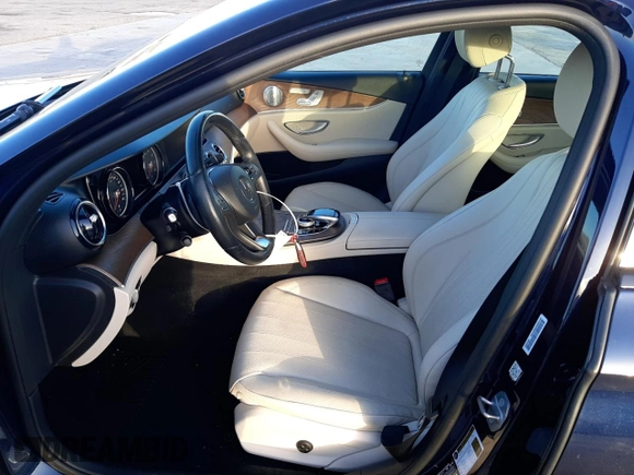 2018 Mercedes-Benz E-Class E 300 with VIN WDDZF4JB6JA439914, listed as a Copart auction lot 36850943 with 42,245 mi miles. Bid and sale history available at carsss.com. Image 7.