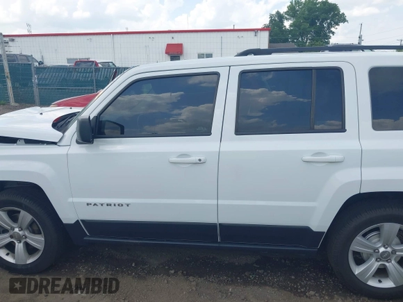 2017 Jeep Patriot Latitude with VIN 1C4NJPFB2HD183099, listed as a IAAI auction lot 42566972 with 99,360 mi miles and . Bid and sale history available at DreamBid. Image 14.