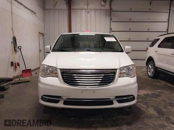 2015 Chrysler Town & Country Touring with VIN 2C4RC1BG9FR626482, listed as a IAAI auction lot 41879865 with 129,694 mi miles and . Bid and sale history available at DreamBid. Image 13.