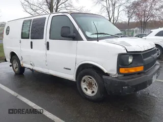 2005 Chevrolet Express Cargo Van with VIN 1GCGG25V751206248, listed as a IAAI auction lot 41971847 with 341,664 mi miles. Bid and sale history available at carsss.com. Image 1.