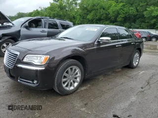 2012 Chrysler 300 Limited z VIN 2C3CCACG1CH205754, wystawiony jako Copart lot #60832815 z przebiegiem 119 376 mil mil oraz Szkoda całkowita • Salvage title. Historia ofert i sprzedaży dostępna na DreamBid. Obrazek 1.