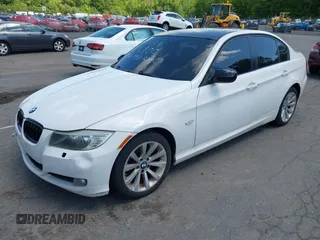 2009 BMW 3 Series 328i xDrive z VIN WBAPK53529A511372, wystawiony jako IAAI lot #42412869 z przebiegiem 213 597 mil mil oraz . Historia ofert i sprzedaży dostępna na DreamBid. Obrazek 2.