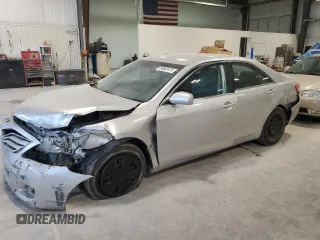 2010 Toyota Camry z VIN 4T4BF3EK5AR010960, wystawiony jako Copart lot #56682475 z przebiegiem 138 118 mil mil oraz Szkoda całkowita • Salvage title. Historia ofert i sprzedaży dostępna na DreamBid. Obrazek 1.