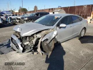 2013 Ford Fusion S with VIN 3FA6P0G71DR179184, listed as a Copart auction lot 88530235 with 184,702 mi miles and Salvage Title. Bid and sale history available at carsss.com. Image 1.