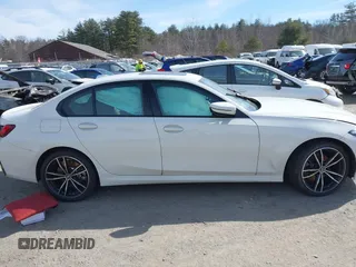 2024 BMW 3 Series 330i xDrive with VIN 3MW89FF04R8E73192, listed as a IAAI auction lot 41781977 with 4,124 mi miles. Bid and sale history available at carsss.com. Image 13.