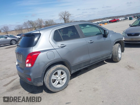 2020 Chevrolet Trax LS with VIN 3GNCJNSB6LL208534, listed as a IAAI auction lot 41923764 with 88,009 mi miles. Bid and sale history available at carsss.com. Image 4.