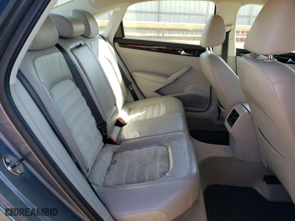 2014 Volkswagen Passat SEL Premium with VIN 1VWCS7A3XEC074389, listed as a Copart auction lot 48325795 with 117,875 mi miles and Salvage Title. Bid and sale history available at carsss.com. Image 10.