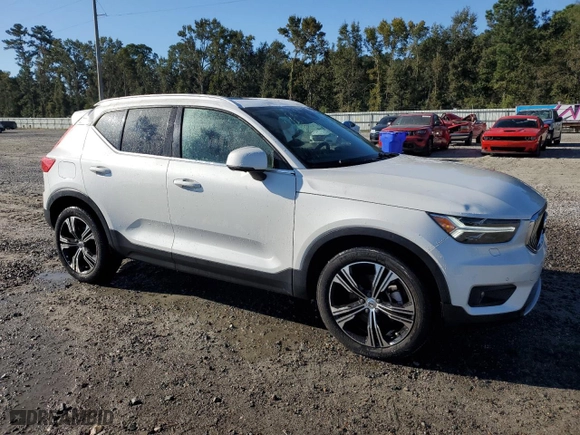 2020 Volvo XC40 Inscription with VIN YV4162UL4L2296469, listed as a Copart auction lot 76067144 with 48,077 mi miles and Salvage Title. Bid and sale history available at carsss.com. Image 4.