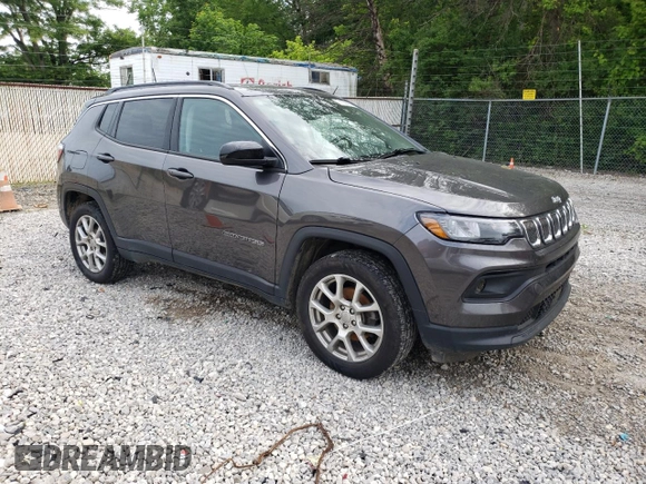 2022 Jeep Compass Latitude Lux with VIN 3C4NJDFB1NT191778, listed as a Copart auction lot 61020475 with 150,559 mi miles and Salvage title. Bid and sale history available at DreamBid. Image 4.