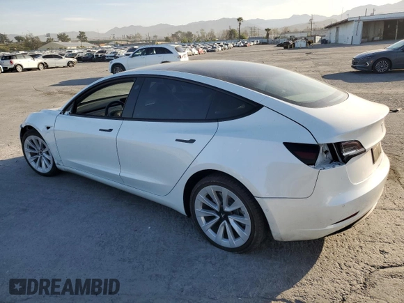 2021 Tesla Model 3 Standard Range Plus z VIN 5YJ3E1EA5MF018216, wystawiony jako Copart lot #52007385 z przebiegiem 49 711 mil mil oraz Szkoda całkowita • Salvage title. Historia ofert i sprzedaży dostępna na DreamBid. Obrazek 2.