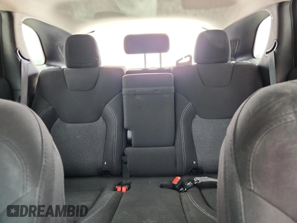 2019 Jeep Cherokee Latitude z VIN 1C4PJLCB9KD171917, wystawiony jako Copart lot #63590115 z przebiegiem 82 546 mil mil oraz Szkoda całkowita • Salvage title. Historia ofert i sprzedaży dostępna na DreamBid. Obrazek 10.