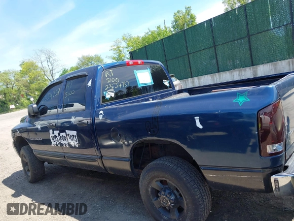 2005 Dodge 2500 SLT z VIN 3D7KS28D65G771187, wystawiony jako IAAI lot #42235215 z przebiegiem Nie podano mil oraz . Historia ofert i sprzedaży dostępna na DreamBid. Obrazek 14.