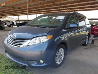 2015 Toyota Sienna XLE with VIN 5TDYK3DC7FS618571, listed as a IAAI auction lot 41930199 with 49,516 mi miles and . Bid and sale history available at carsss.com. Image 2.