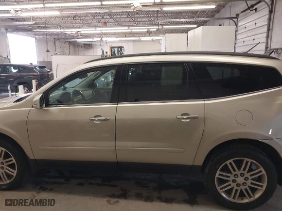2014 Chevrolet Traverse LT with VIN 1GNKRGKD2EJ346163, listed as a IAAI auction lot 41988098 with 192,929 mi miles. Bid and sale history available at carsss.com. Image 14.