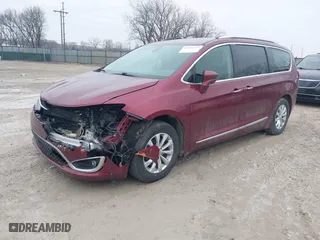 2018 Chrysler Pacifica Touring L Plus with VIN 2C4RC1EG1JR212715, listed as a IAAI auction lot 41566277 with 134,736 mi miles. Bid and sale history available at carsss.com. Image 17.