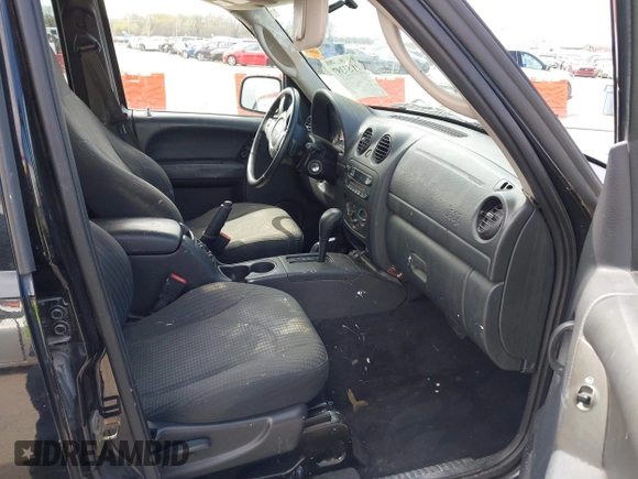 2003 Jeep Liberty Sport with VIN 1J4GL48KX3W530569, listed as a IAAI auction lot 41857397 with 172,303 mi miles. Bid and sale history available at carsss.com. Image 5.