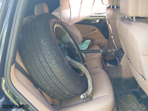 2019 Porsche Macan with VIN WP1AA2A55KLB06516, listed as a IAAI auction lot 40506787 with 14,255 mi miles. Bid and sale history available at carsss.com. Image 12.
