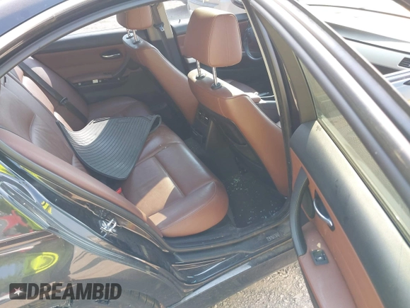 2006 BMW 3 Series 330xi with VIN WBAVD33526KV66805, listed as a IAAI auction lot 40047893 with 167,625 mi miles. Bid and sale history available at carsss.com. Image 8.