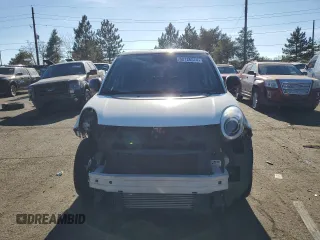 2017 FIAT 500L Trekking z VIN ZFBCFADH5HZ040117, wystawiony jako Copart lot #82126574 z przebiegiem 80 025 mil mil oraz Szkody całkowita. Historia ofert i sprzedaży dostępna na DreamBid. Obrazek 5.