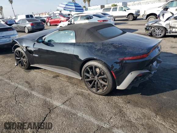 2023 Aston Martin Vantage z VIN SCFSMGBW8PGP07034, wystawiony jako Copart lot #83069914 z przebiegiem Nie podano mil oraz Szkody całkowita. Historia ofert i sprzedaży dostępna na DreamBid. Obrazek 2.