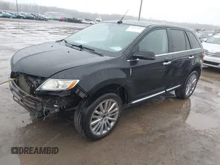 2012 Lincoln MKX z VIN 2LMDJ8JK1CBL02848, wystawiony jako IAAI lot #41845492 z przebiegiem 177 478 mil mil oraz . Historia ofert i sprzedaży dostępna na DreamBid. Obrazek 2.