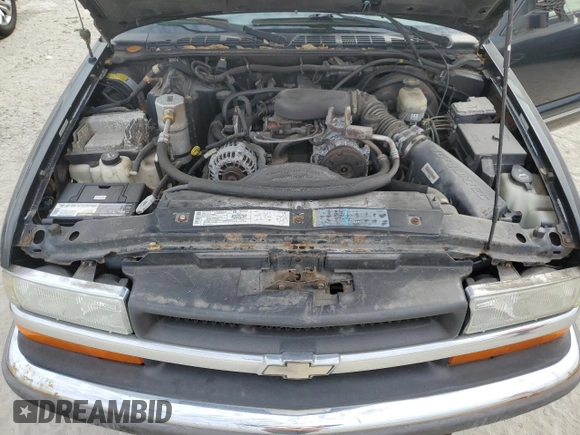 2002 Chevrolet S-10 LS with VIN 1GCDT19W528176049, listed as a Copart auction lot 44187225 with 0 mi miles and Clean Title. Bid and sale history available at carsss.com. Image 11.