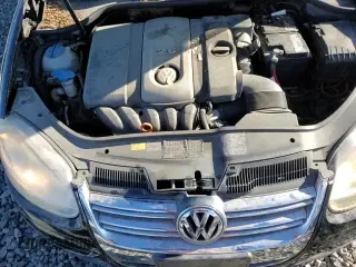 2005 Volkswagen Jetta 2.5L with VIN 3VWRG71K85M604697, listed as a Copart auction lot 42790635 with 179,281 mi miles and Salvage title. Bid and sale history available at DreamBid. Image 13.