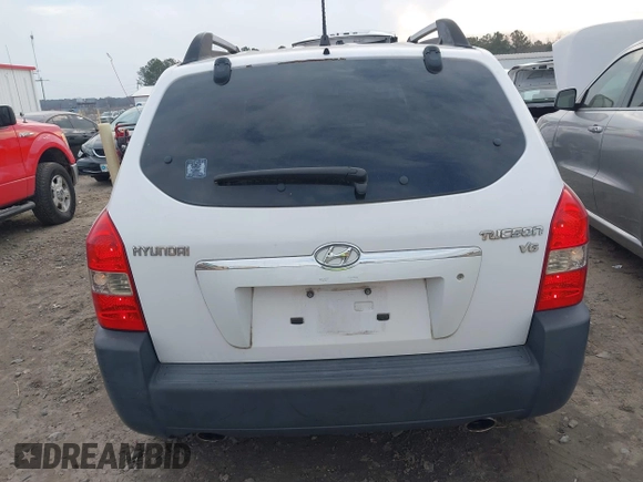 2006 Hyundai Tucson GLS with VIN KM8JN12D66U320996, listed as a IAAI auction lot 41684092 with 227,145 mi miles. Bid and sale history available at carsss.com. Image 17.