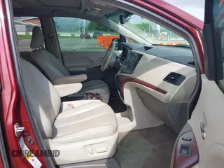 2014 Toyota Sienna Limited с VIN 5TDDK3DC8ES076877, выставлен на аукционе IAAI как лот 42262241 с пробегом 215 928 миль миль и . История ставок и продаж доступна на DreamBid. Изображение 5.