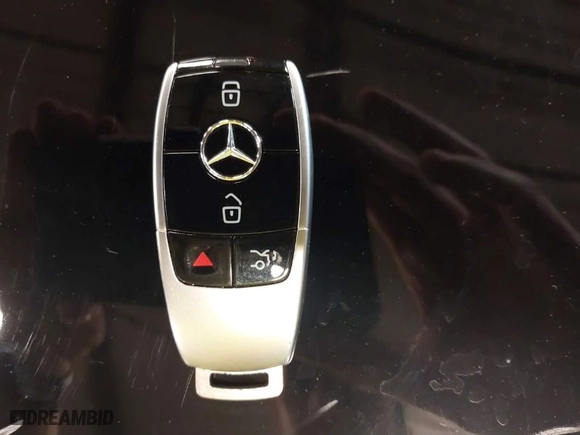 2022 Mercedes-Benz E-Class E 350 with VIN W1KZF8EB9NB073982, listed as a IAAI auction lot 39723267 with 18,648 mi miles. Bid and sale history available at carsss.com. Image 11.