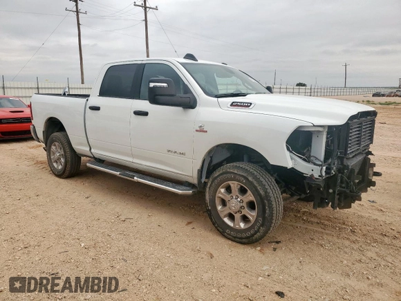 2024 Ram 2500 Big Horn z VIN 3C6UR5DL5RG233994, wystawiony jako Copart lot #59522945 z przebiegiem 21 239 mil mil oraz Szkoda całkowita • Salvage title. Historia ofert i sprzedaży dostępna na DreamBid. Obrazek 4.