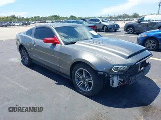 2011 Ford Mustang V6 с VIN 1ZVBP8AM6B5130419, выставлен на аукционе IAAI как лот 42600321 с пробегом 121 111 миль миль и . История ставок и продаж доступна на DreamBid. Изображение 1.