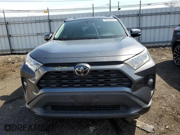 2021 Toyota RAV4 XLE with VIN 2T3W1RFV8MC098471, listed as a Copart auction lot 50675815 with 56,949 mi miles and Salvage Title. Bid and sale history available at carsss.com. Image 5.