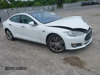 2013 Tesla Model S Performance с VIN 5YJSA1DP1DFP16609, выставлен на аукционе IAAI как лот 42458995 с пробегом 110 722 миль миль и . История ставок и продаж доступна на DreamBid. Изображение 1.