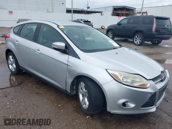 2013 Ford Focus SE with VIN 1FADP3K20DL279912, listed as a IAAI auction lot 41879460 with 189,782 mi miles. Bid and sale history available at carsss.com. Image 1.