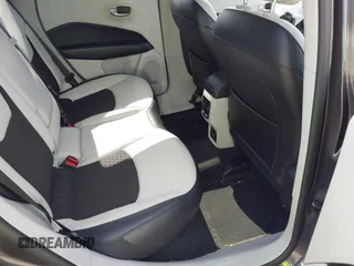 2021 Jeep Compass Altitude с VIN 3C4NJCBB6MT509974, выставлен на аукционе IAAI как лот 42541870 с пробегом 16 082 миль миль и . История ставок и продаж доступна на DreamBid. Изображение 8.