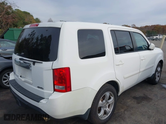 2015 Honda Pilot EX-L with VIN 5FNYF4H51FB010541, listed as a IAAI auction lot 40893246 with 215,295 mi miles and . Bid and sale history available at carsss.com. Image 4.