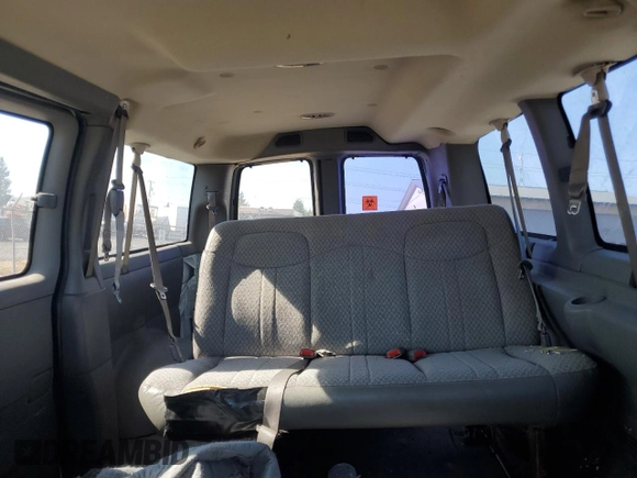 2007 Chevrolet Express Passenger z VIN 1GAHG35U271208048, wystawiony jako Copart lot #62064964 z przebiegiem Nie podano mil oraz Szkoda całkowita • Salvage title. Historia ofert i sprzedaży dostępna na DreamBid. Obrazek 10.