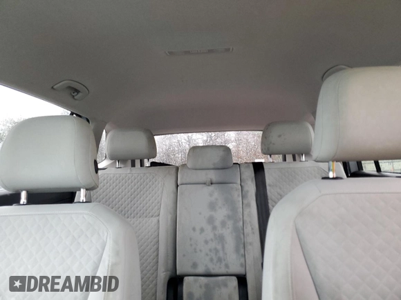 2018 Volkswagen Tiguan S with VIN 3VV1B7AX7JM072106, listed as a Copart auction lot 48373464 with 83,482 mi miles and Salvage title. Bid and sale history available at DreamBid. Image 10.