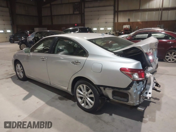 2010 Lexus ES 330 z VIN JTHBK1EG8A2413609, wystawiony jako IAAI lot #39619724 z przebiegiem 90 814 mil mil oraz . Historia ofert i sprzedaży dostępna na DreamBid. Obrazek 3.