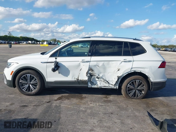 2024 Volkswagen Tiguan Wolfsburg Edition z VIN 3VV6B7AX8RM214044, wystawiony jako IAAI lot #41676715 z przebiegiem 2 167 mil mil oraz . Historia ofert i sprzedaży dostępna na DreamBid. Obrazek 15.