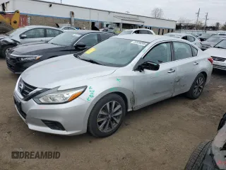 2017 Nissan Altima 2.5 SV with VIN 1N4AL3AP9HC293132, listed as a Copart auction lot 52538285 with 208,982 mi miles and Salvage Title. Bid and sale history available at carsss.com. Image 1.