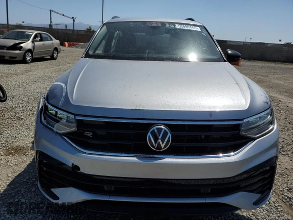 2022 Volkswagen Tiguan SE R-Line Black z VIN 3VV8B7AX9NM171563, wystawiony jako Copart lot #53090465 z przebiegiem 59 708 mil mil oraz Szkoda całkowita • Salvage title. Historia ofert i sprzedaży dostępna na DreamBid. Obrazek 5.