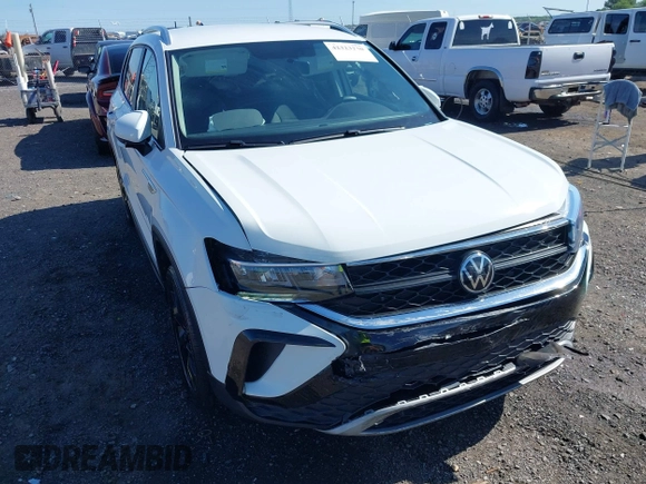 2022 Volkswagen Taos SE z VIN 3VVRX7B2XNM076678, wystawiony jako IAAI lot #42323230 z przebiegiem 23 619 mil mil oraz . Historia ofert i sprzedaży dostępna na DreamBid. Obrazek 6.