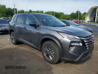 2024 Nissan Rogue S z VIN 5N1BT3AB6RC759034, wystawiony jako Copart lot #58512325 z przebiegiem 13 469 mil mil oraz Czysty tytuł • Clean title. Historia ofert i sprzedaży dostępna na DreamBid. Obrazek 4.