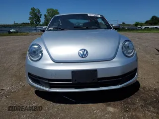 2012 Volkswagen Beetle 2.5L PZEV with VIN 3VWJP7AT8CM665146, listed as a Copart auction lot 59778324 with 33,782 mi miles and Salvage Title. Bid and sale history available at carsss.com. Image 5.