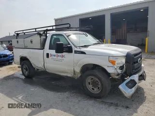 2016 Ford F-250 XL with VIN 1FTBF2A60GEA69256, listed as a Copart auction lot 60632905 with 353,190 mi miles and Salvage title. Bid and sale history available at DreamBid. Image 4.